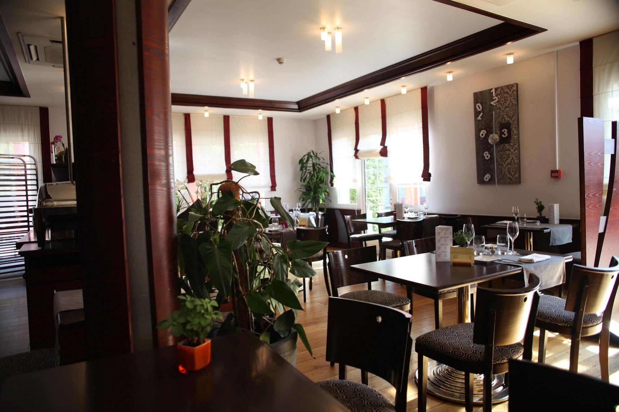 Cottage Logis Hotel - Restaurant Dudelange Exterior photo